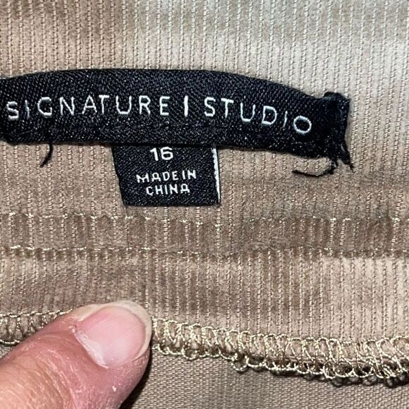 Signature Studio Mini Corduroy Skirt Womens 16 Tan Button Front Short Y2K 90’s - Picture 7 of 8
